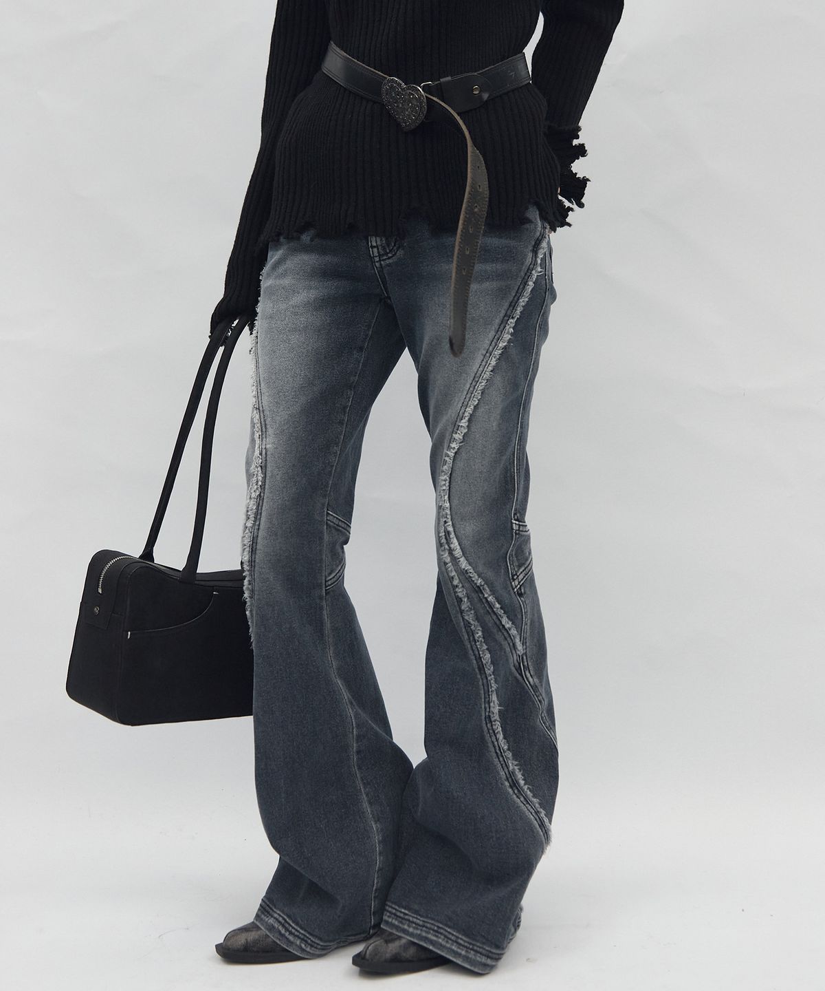 비엘알(BLR) Renewal Spiral Line Raw-Cut Washing Denim Pants Blue