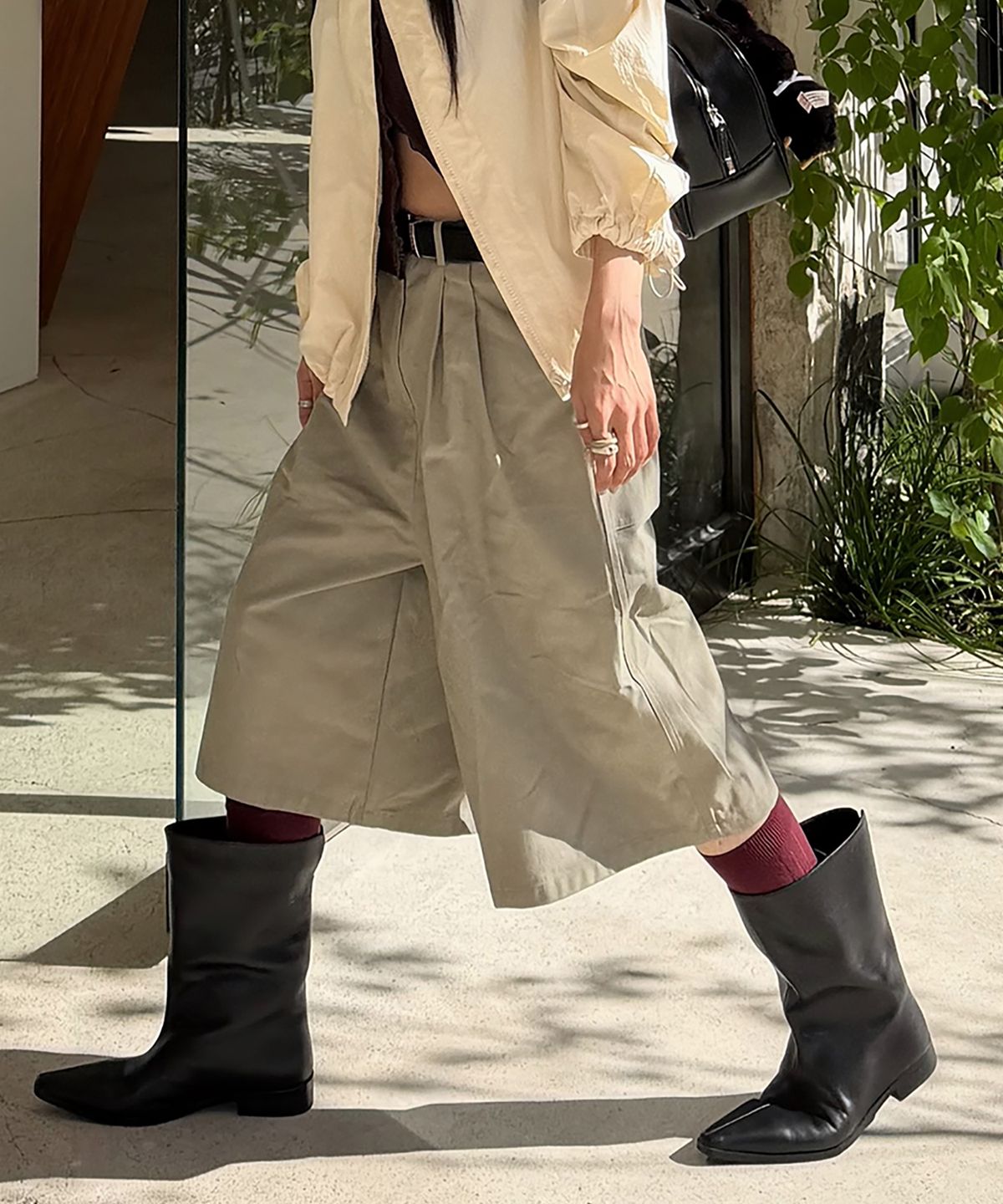 런던다다(LONDONDADA) Cotton Twill Bermuda Shorts, GREIGE