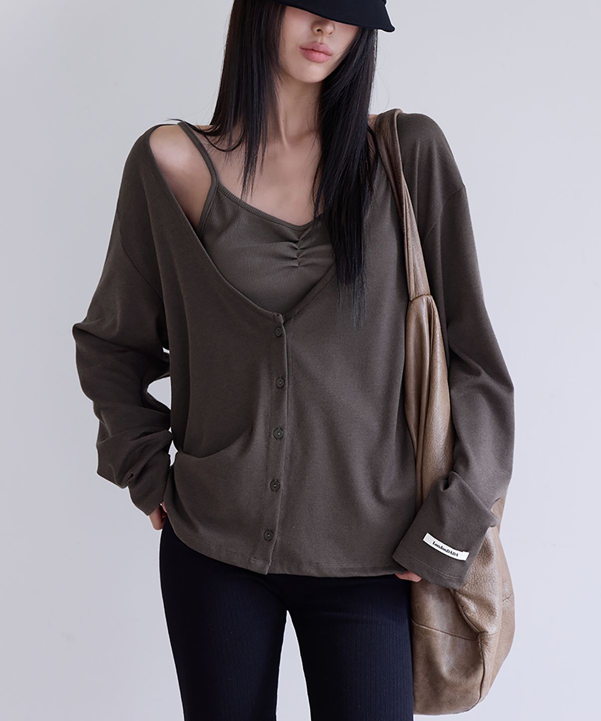 런던다다(LONDONDADA) Deep V-Neck Relaxed Cardigan, BROWN