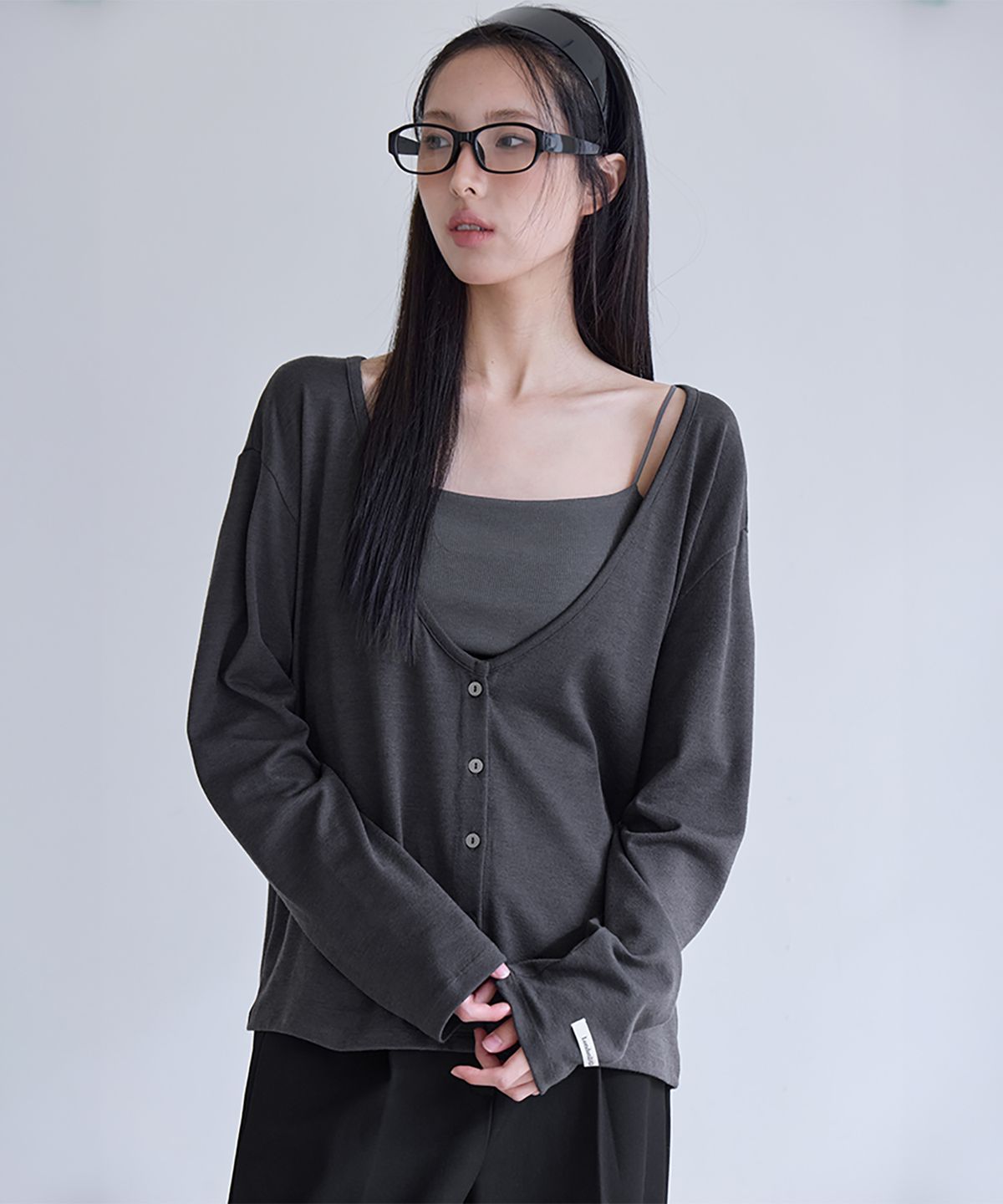 런던다다(LONDONDADA) Deep V-Neck Relaxed Cardigan, CHARCOAL