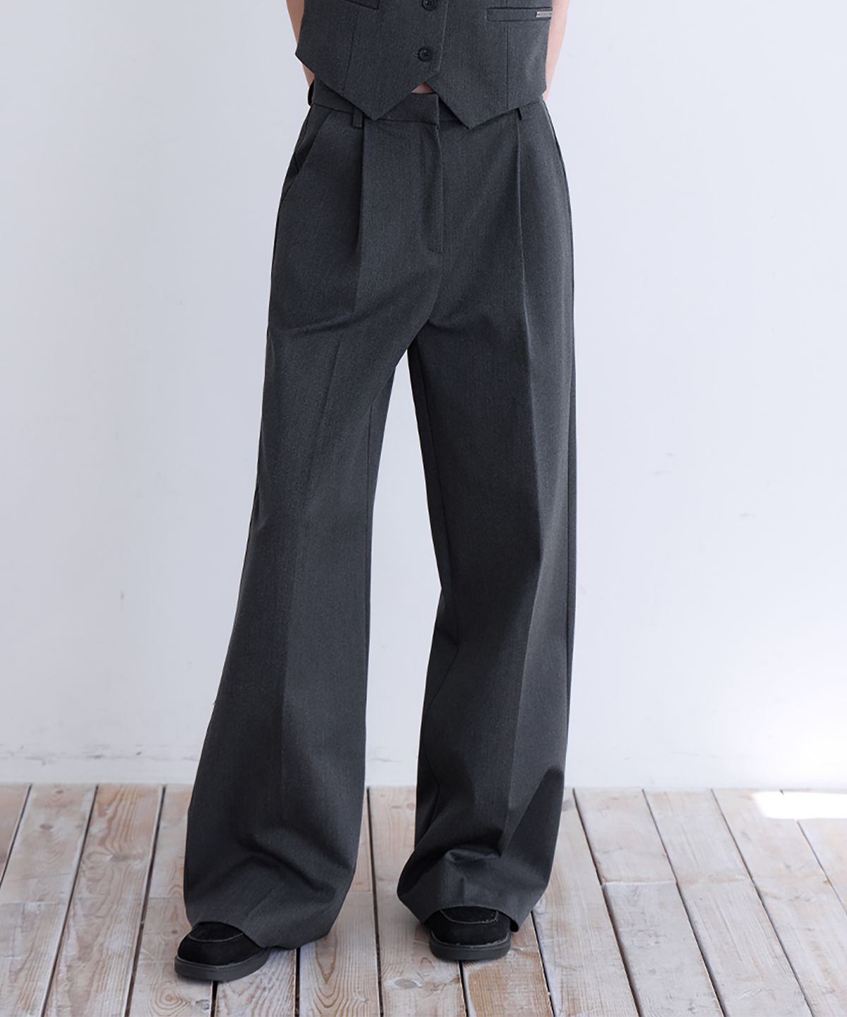 런던다다(LONDONDADA) [SET-UP] Essential Tailored One-Tuck Straight Slacks, CHARCOAL