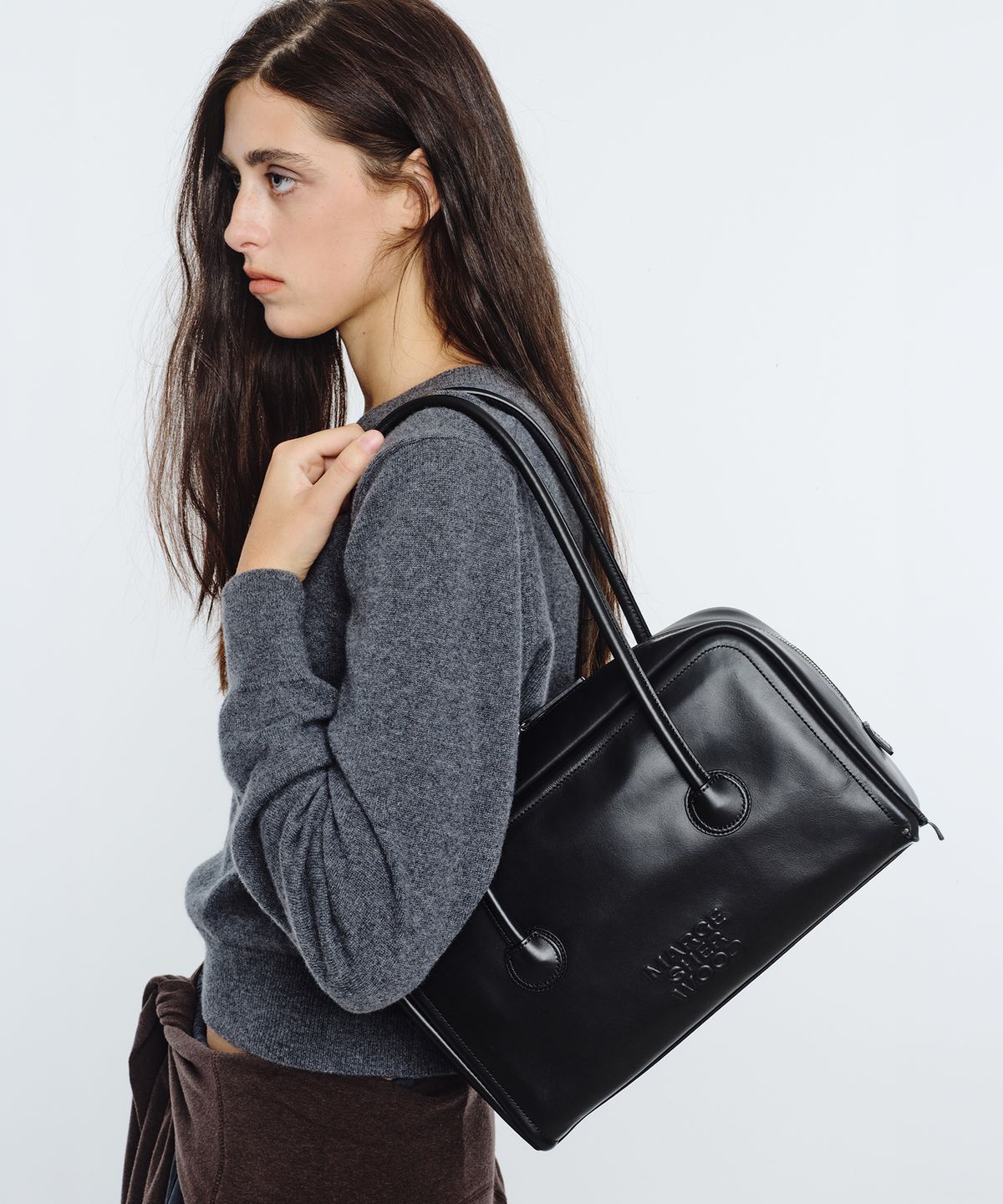 마지셔우드(MARGESHERWOOD) SOFT BOSTON_mono black plain