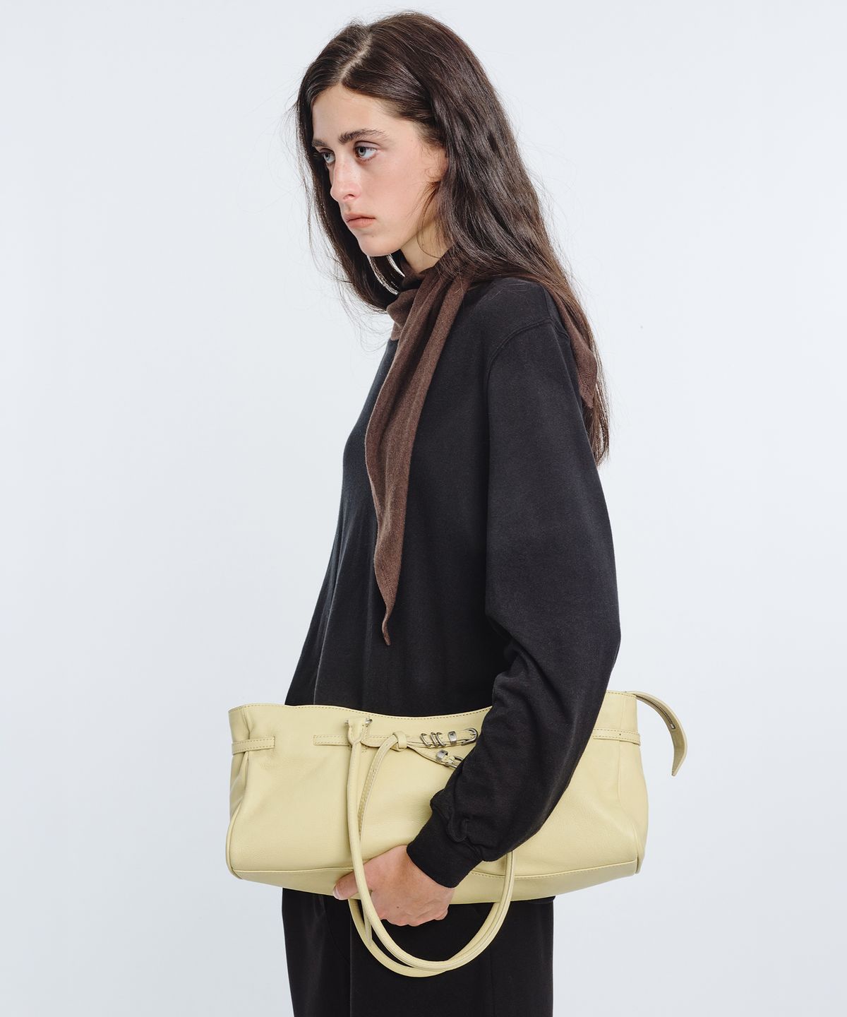 마지셔우드(MARGESHERWOOD) SOFT GRANDMA SHOULDER BAG_butter washed nappa