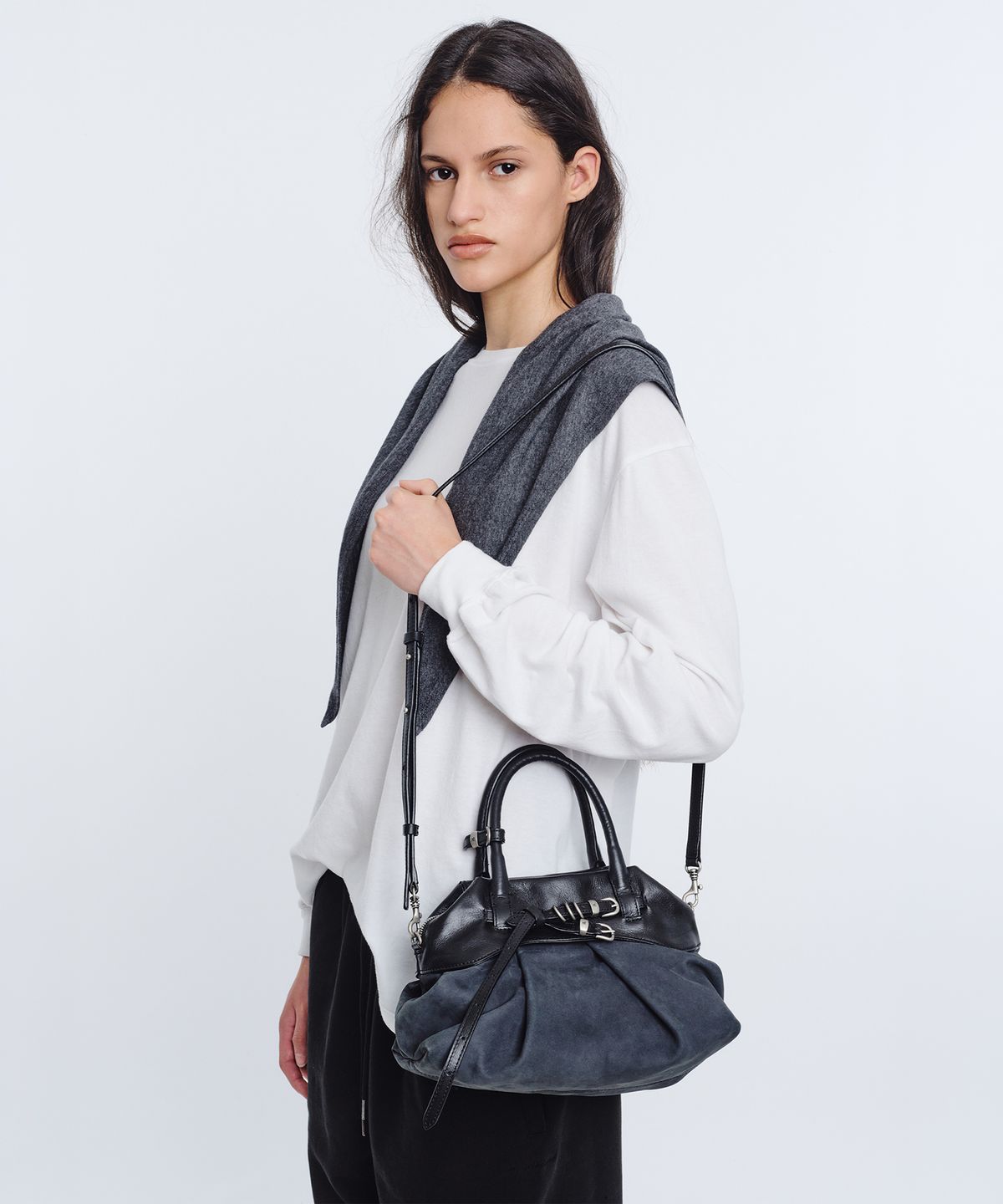 마지셔우드(MARGESHERWOOD) SOFT GRANDMA LAYERED MINI BAG_black naked