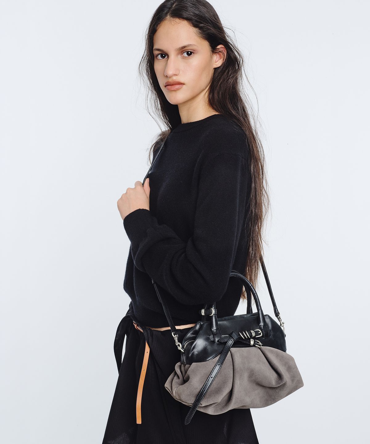 마지셔우드(MARGESHERWOOD) SOFT GRANDMA LAYERED MINI BAG_grey suede
