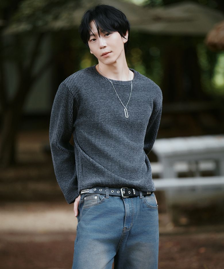 리브드 라운드 넥 세미 크롭 니트 롱 슬리브 티셔츠 3Color