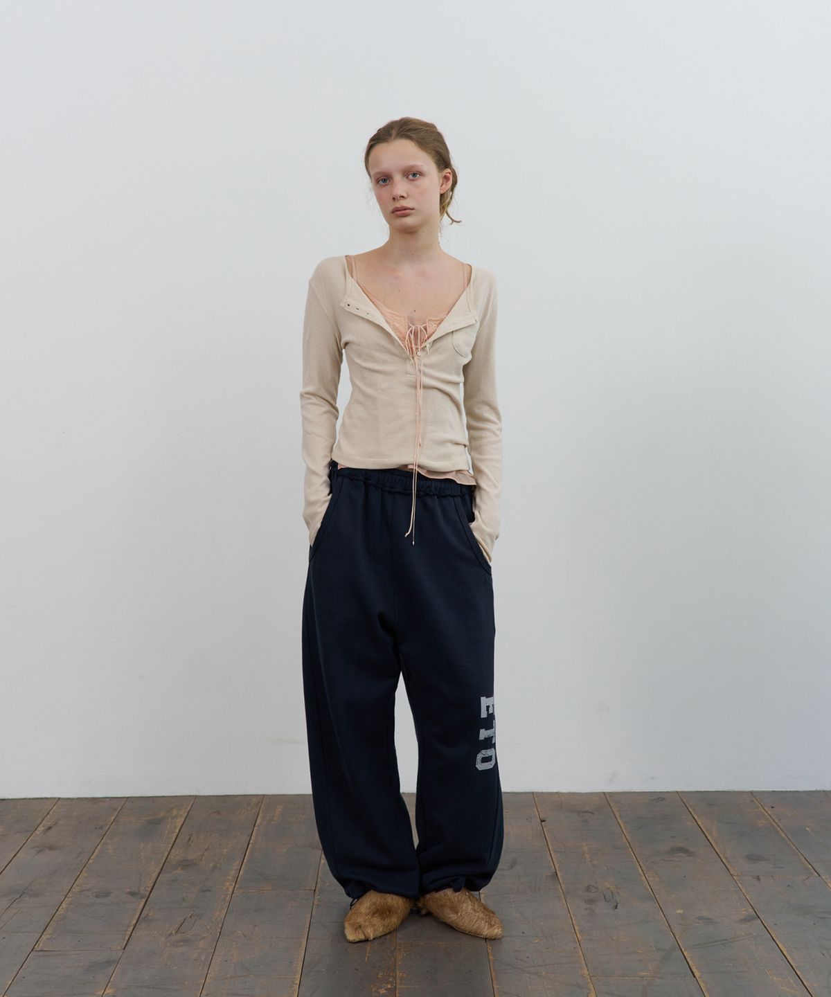 포에토(FOETO) ETO logo sweatpants - navy