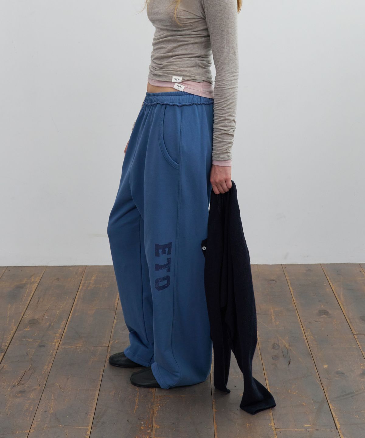 포에토(FOETO) ETO logo sweatpants - blue