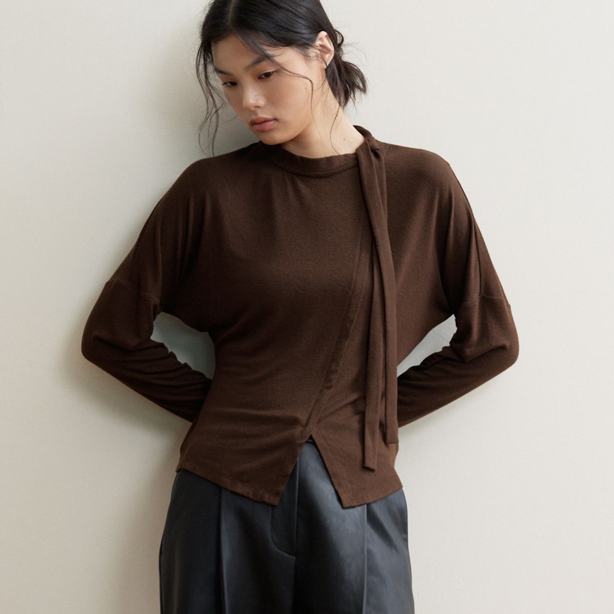퍼블리카엑스(PUBLICKA X) ARLENE SCARF TOP BROWN