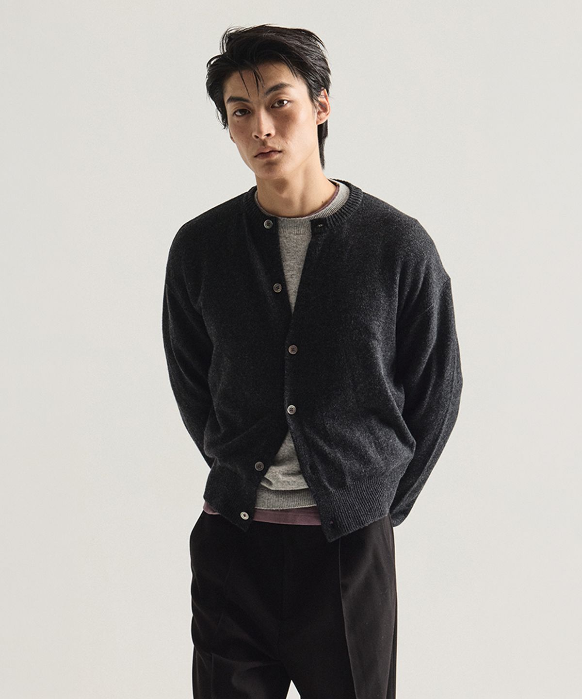 테일러채드(TAILORCHAD) 릴렉스드 캐시미어 라운드 가디건 (차콜)