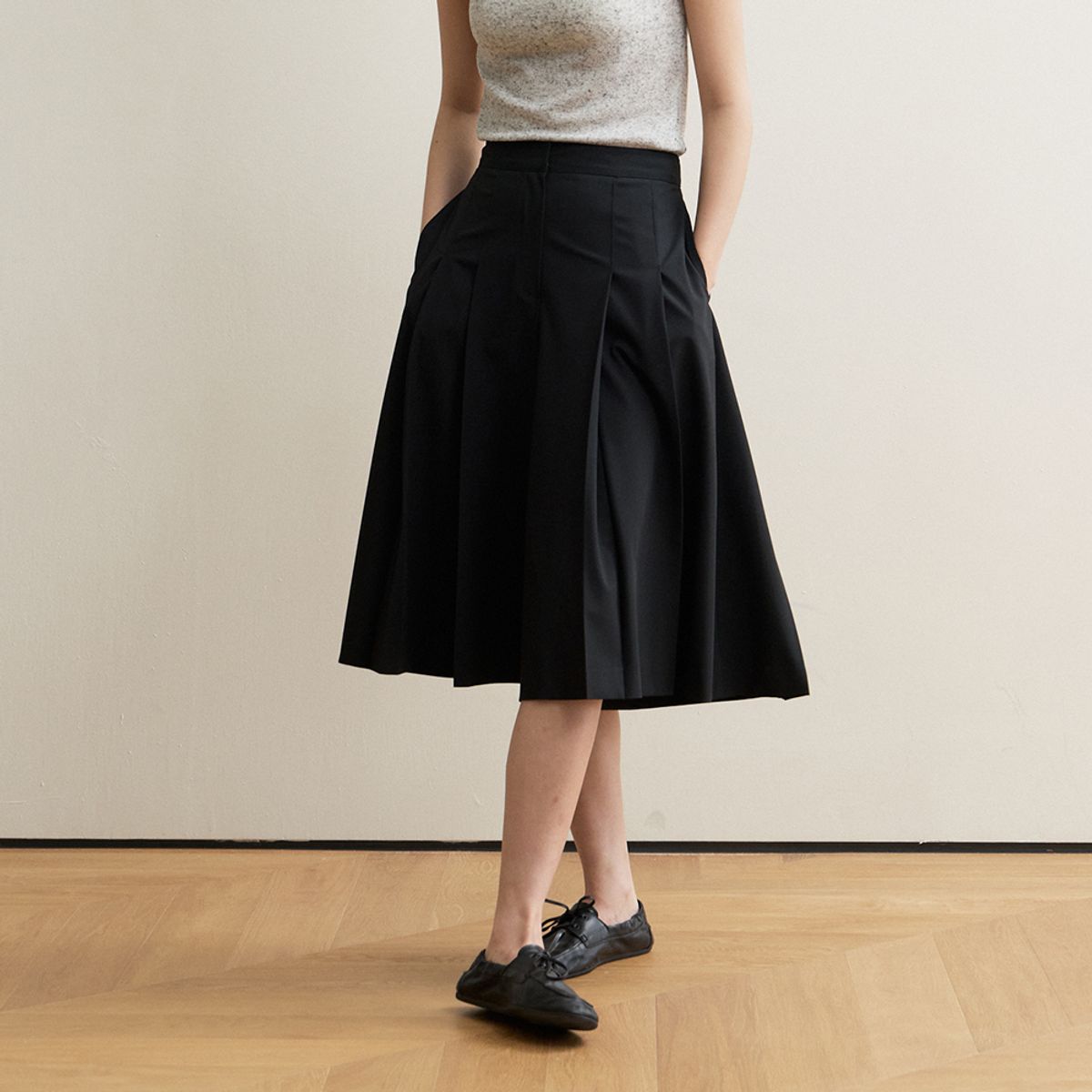 퍼블리카엑스(PUBLICKA X) TOVE HALF PANTS BLACK