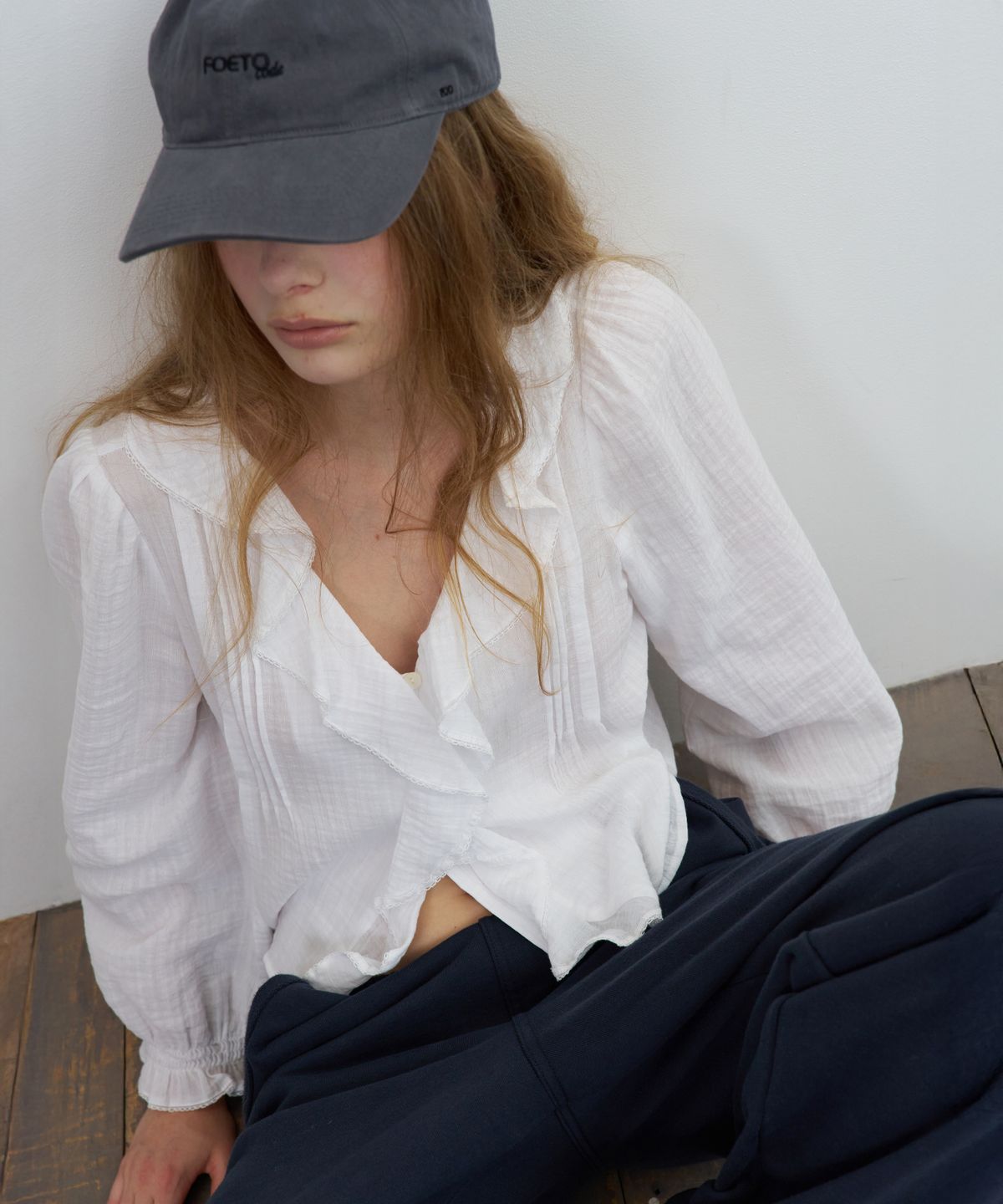 포에토(FOETO) Sepia ruffle blouse - ivory