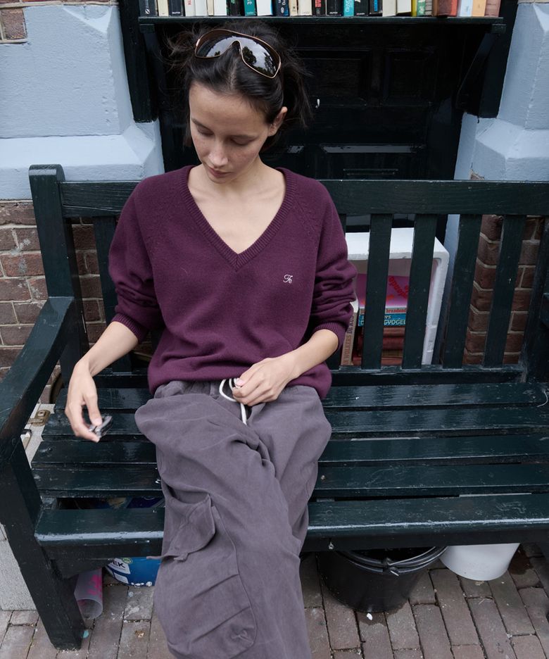 Mild cashmere v-neck knit - grape