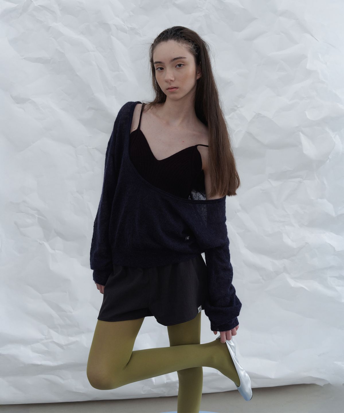 포에토(FOETO) Veil kidmohair deep u-neck knit - purple charcoal