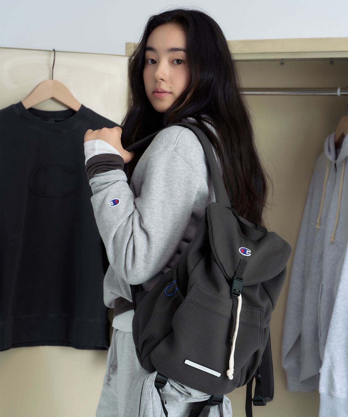 챔피온(CHAMPION) 챔피온 X 로우로우 스트링 럭색 미니 백팩 Charcoal