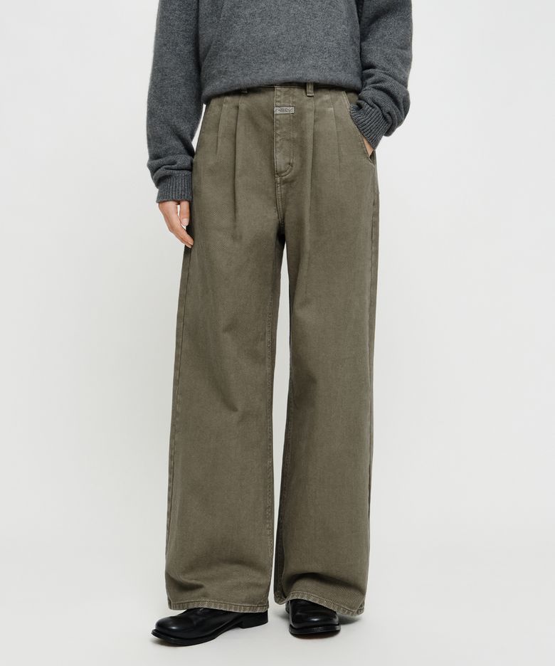 W TWO TUCK WIDE DENIM PANTS brown