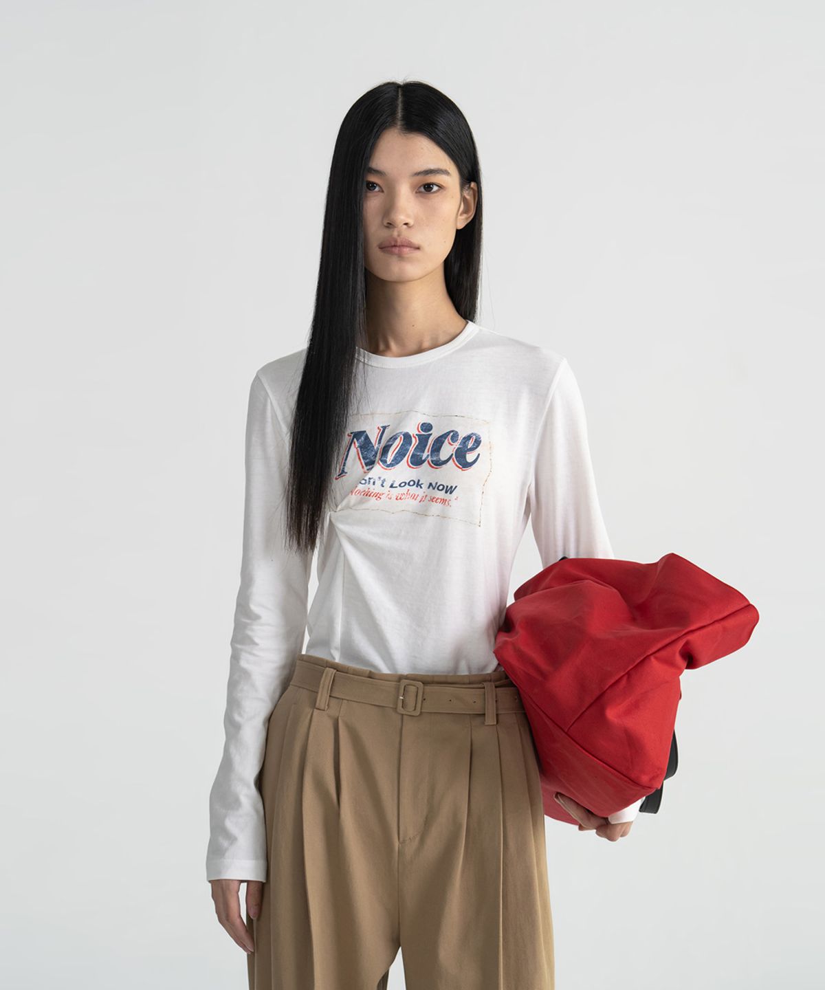 노이스(NOICE) AGED LABEL TWIST T-SHIRT - OFF WHITE
