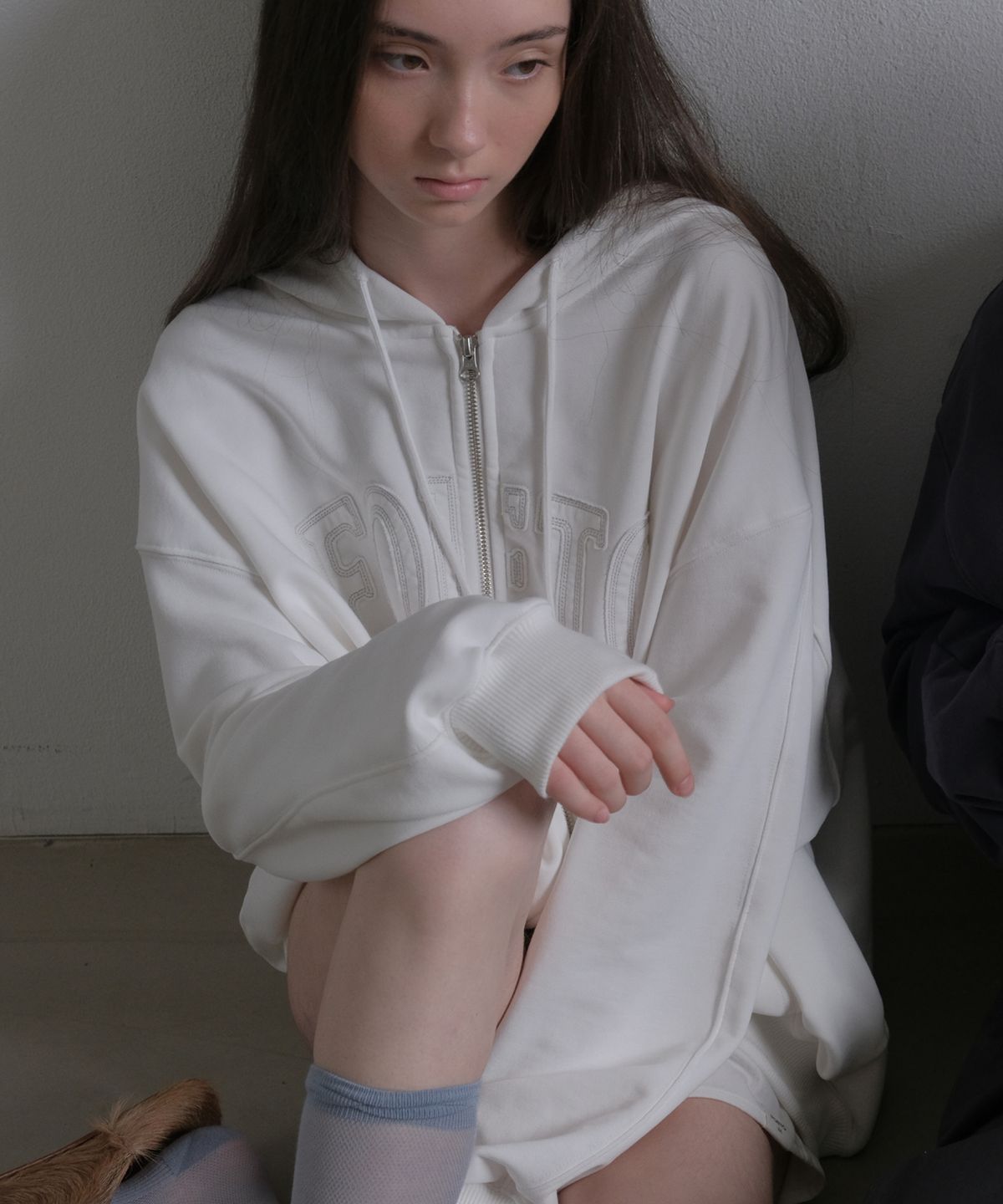 포에토(FOETO) Code patch hoody zip-up - ivory