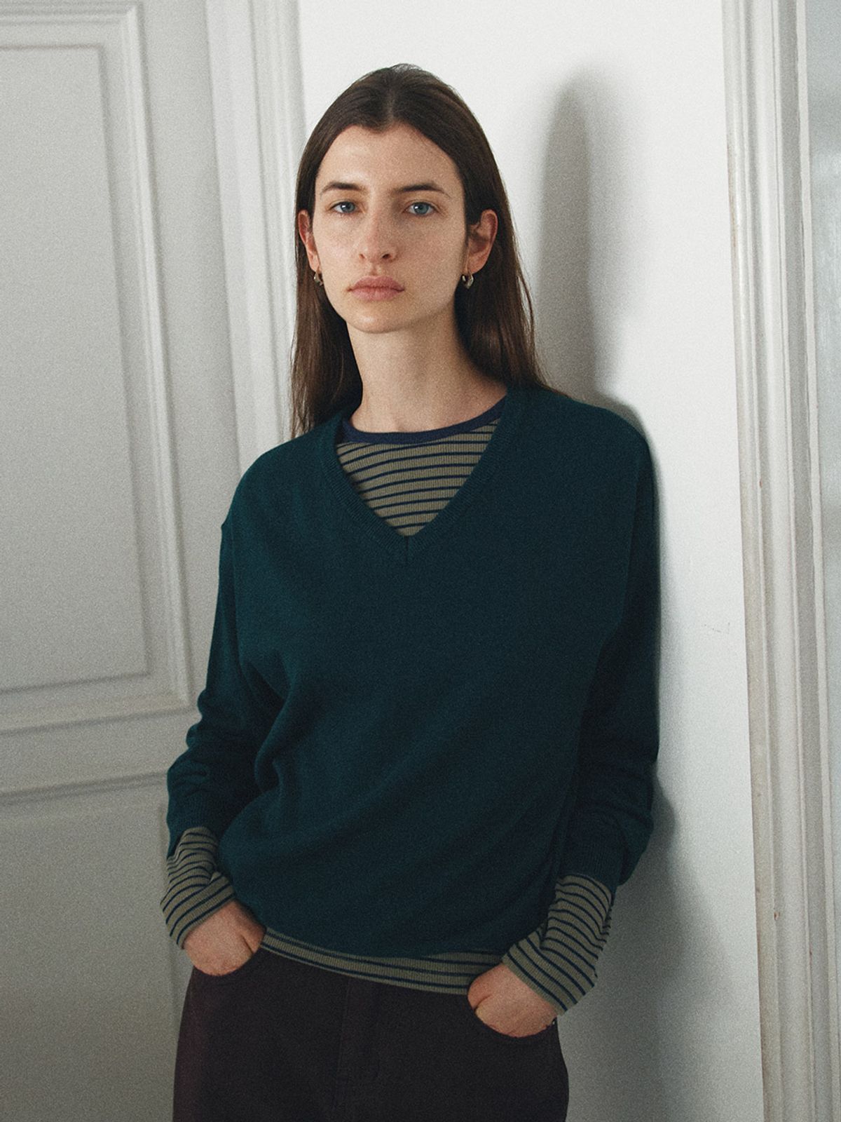 헌치(HUNCH) Soft V Neck Logo Knit (2color)