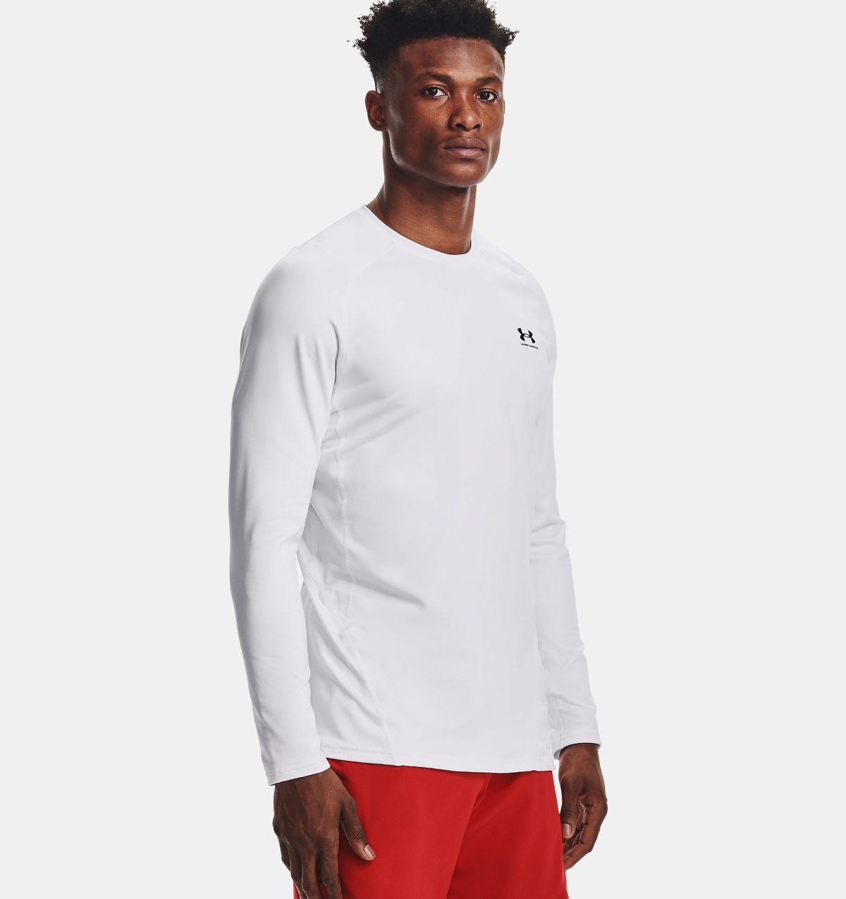 언더아머(UNDERARMOUR) 남성 콜드기어 피티드 크루1366068-100