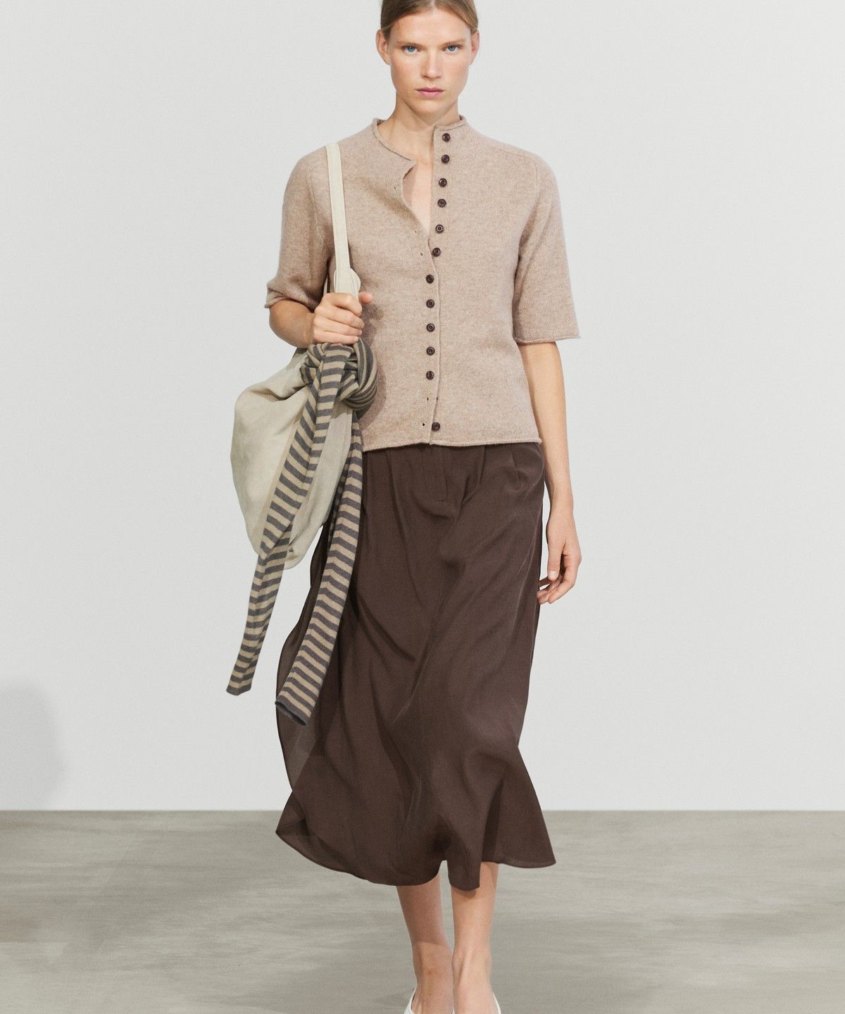 마시모두띠(MASSIMO DUTTI) 100% 울 퍼널넥 니트 가디건