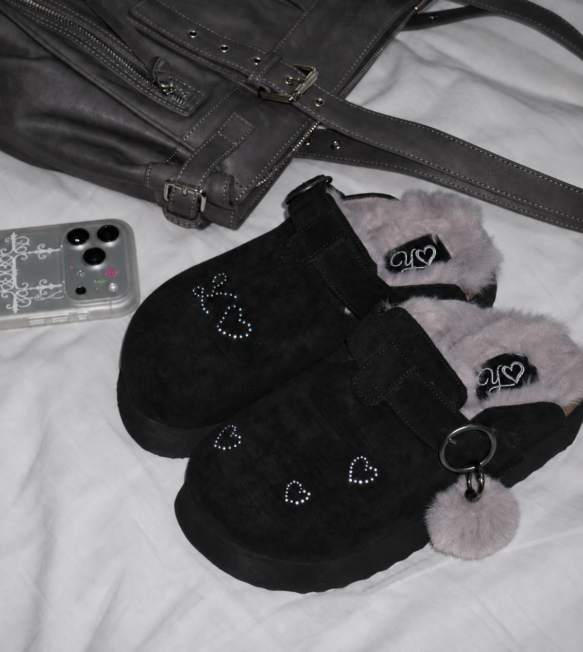 유희(YOUHEE) [YOUHEE X OTZ] FUR PLATFORM CLOGS_BLACK