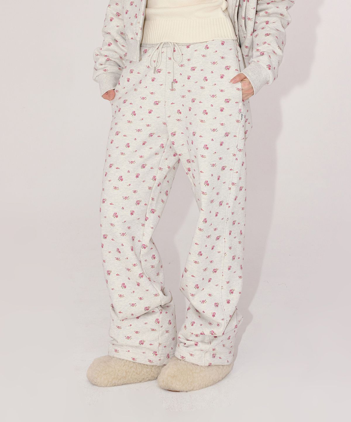 유희(YOUHEE) FLOWER SWEATPANTS_OATMEAL