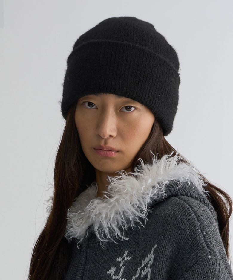 Shaggy Cuff Beanie Black