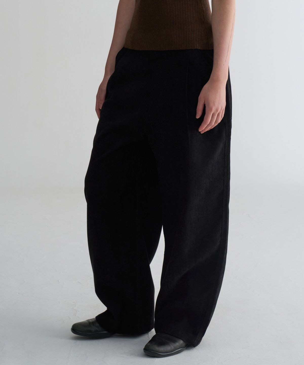 웰빙익스프레스(WELLBEING EXPRESS) Two Tuck Corduroy Pants Black