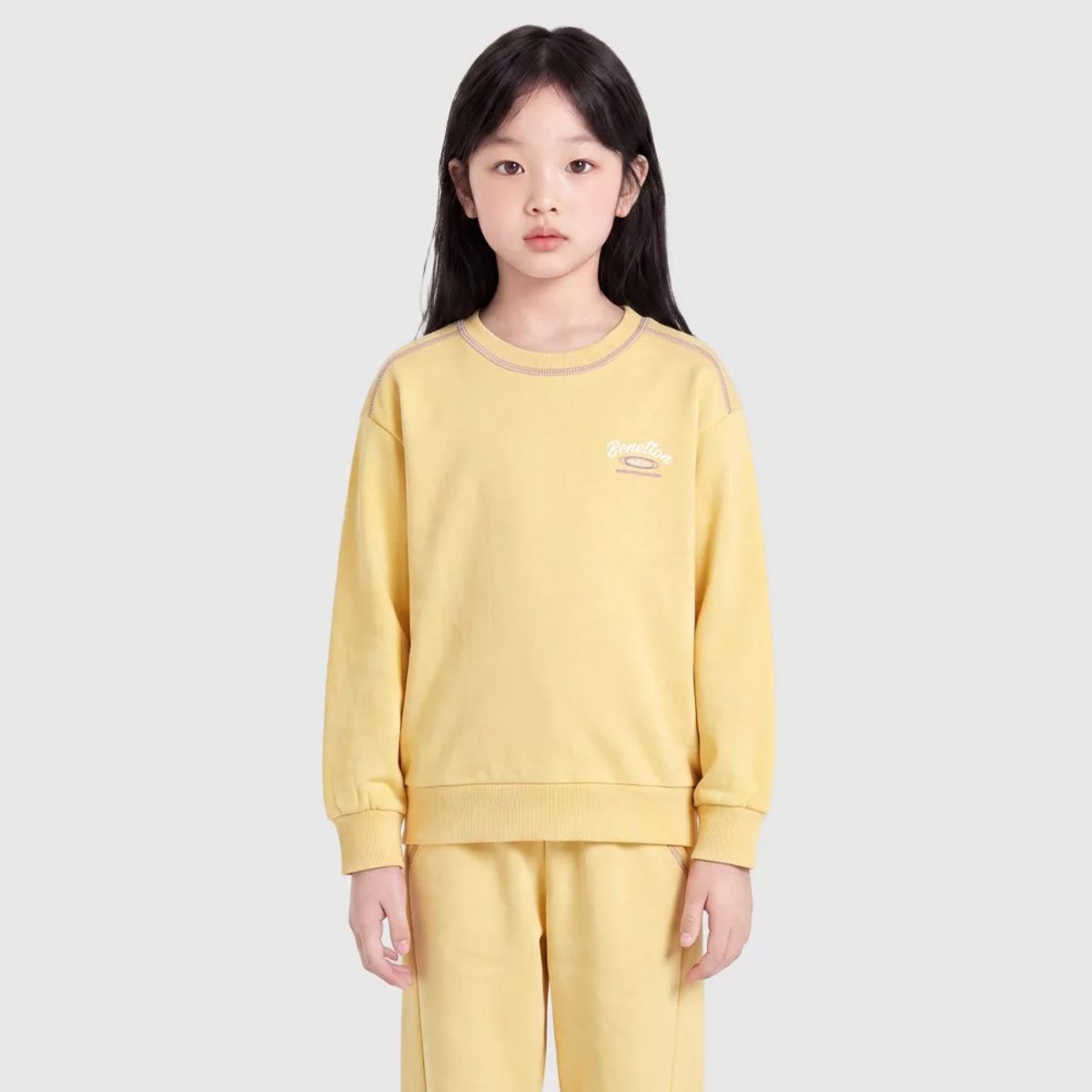 베네통키즈(BENETTONKIDS) 그래픽 포인트 맨투맨_QAMT01641YE