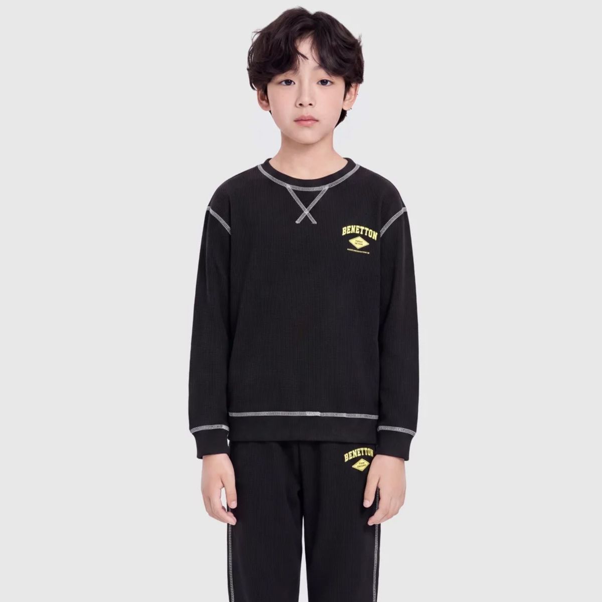 베네통키즈(BENETTONKIDS) 와플 그래픽 맨투맨_QAMT02641BK