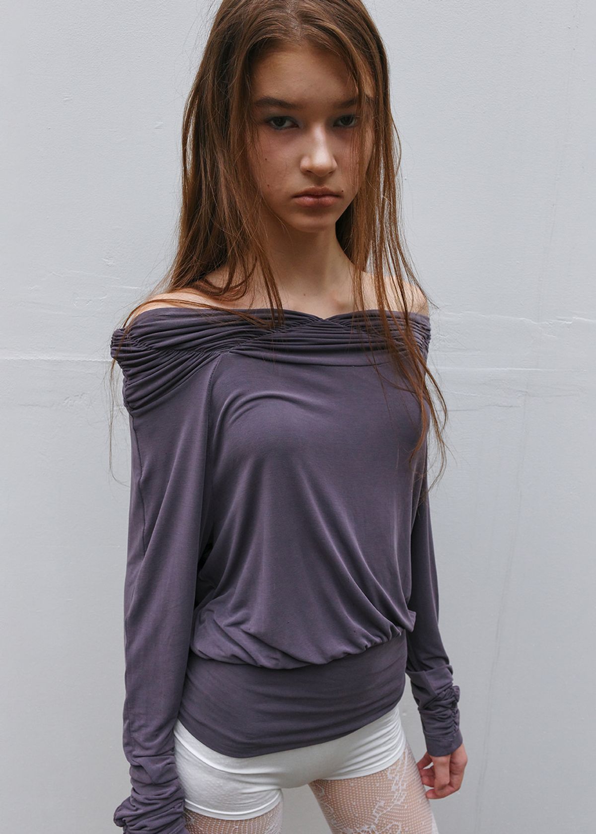 필세(PHILCE) Shirring Off-Shoulder Long sleeve, Charcoal