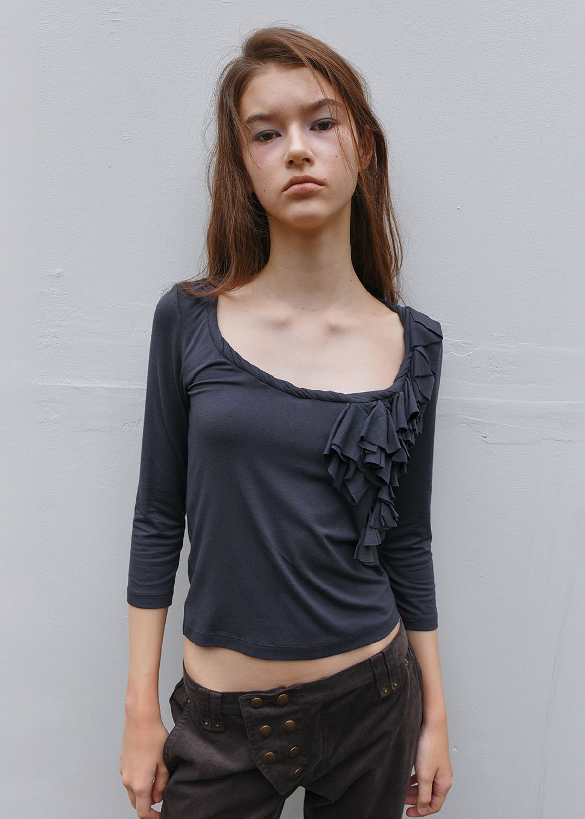 필세(PHILCE) Ruffle Half Sleeve, Charcoal
