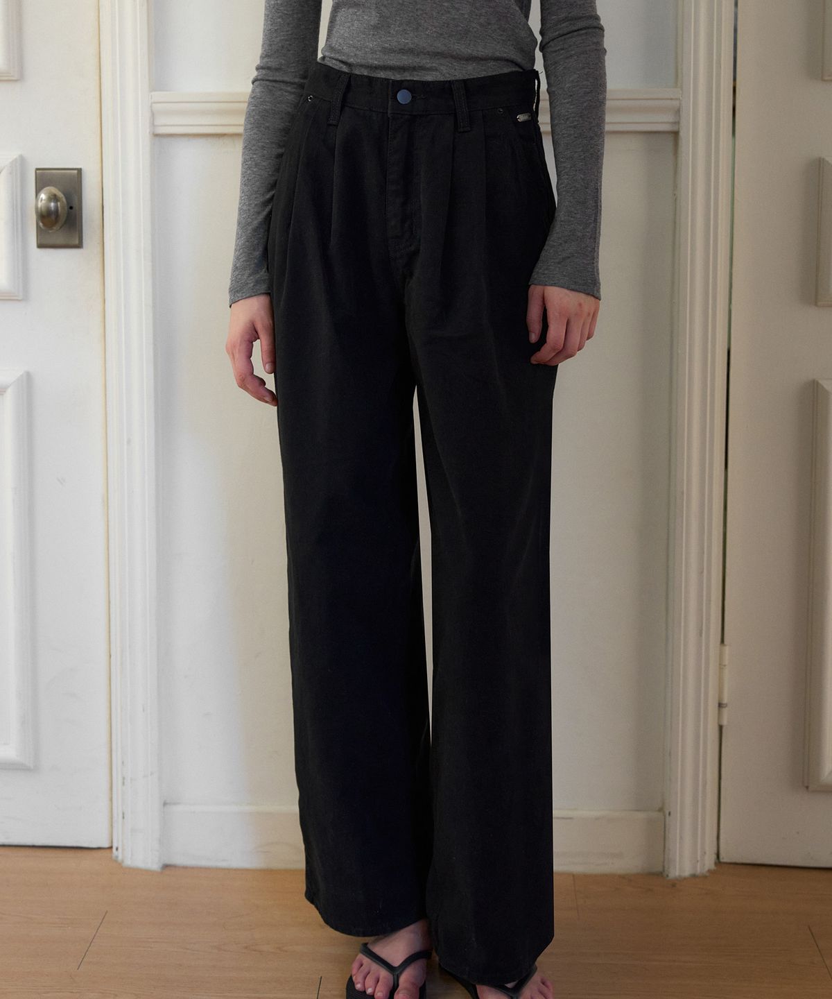 헤인트(HAINT) LOENA COTTON TUCK BALLOON PANTS 3COL_BLACK