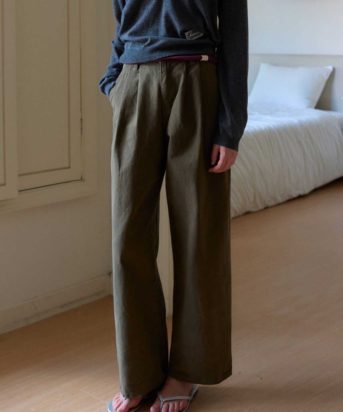 헤인트(HAINT) LOENA COTTON TUCK BALLOON PANTS 3COL_KHAKI