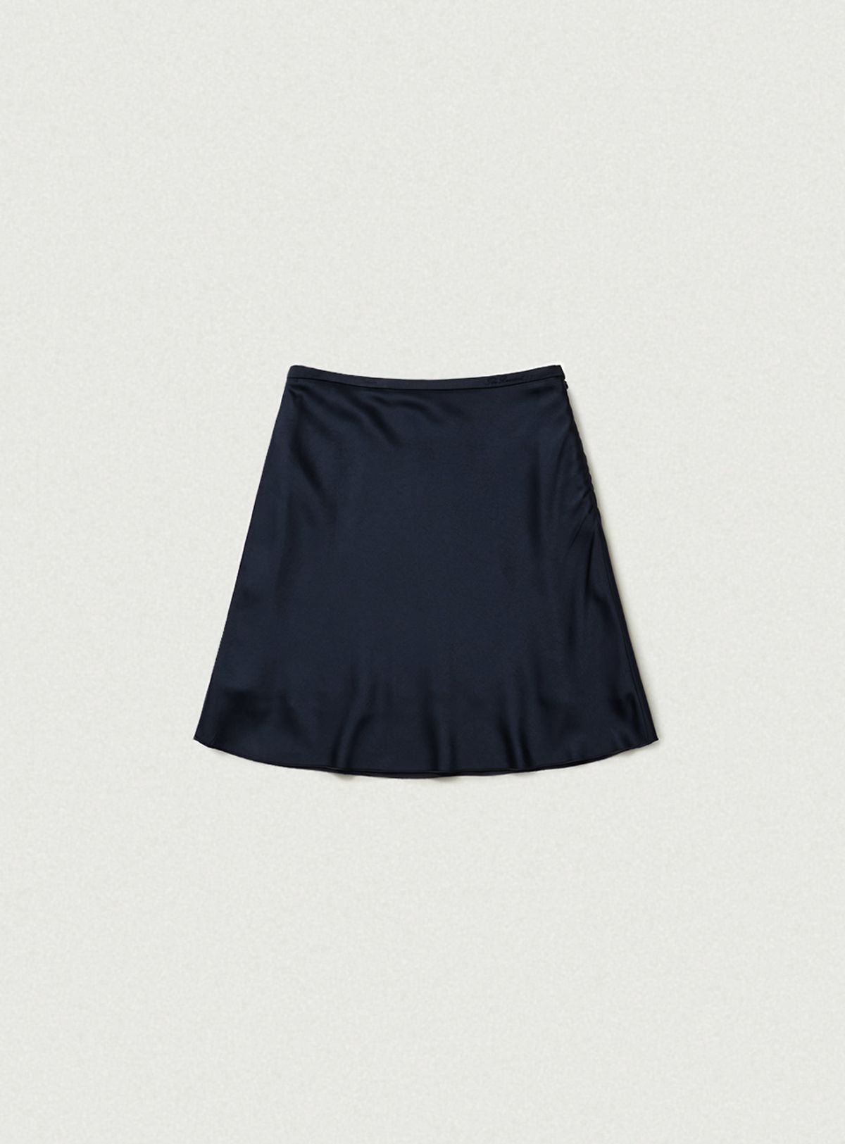 더바넷(THEBARNNET) Glow Satin Midi Skirt_Navy