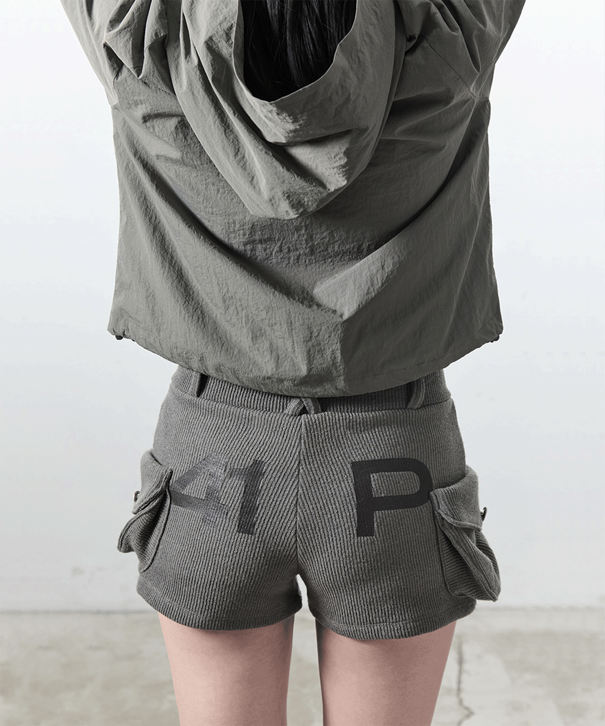 사일프레이(41PRAY) 41 Graphic Pocket Shorts / Khaki Beige