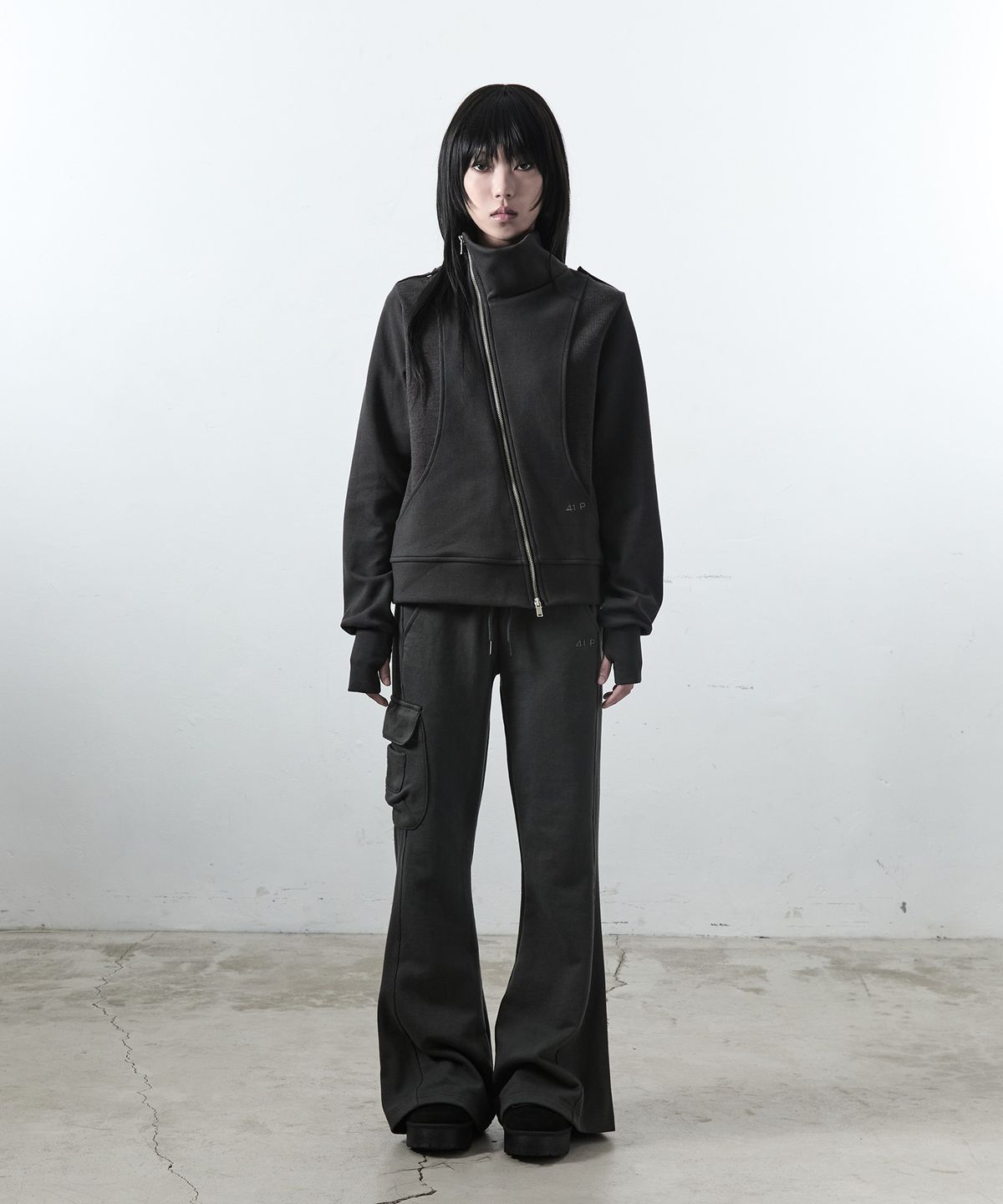 사일프레이(41PRAY) Diagnal Zip-Up / Charcoal