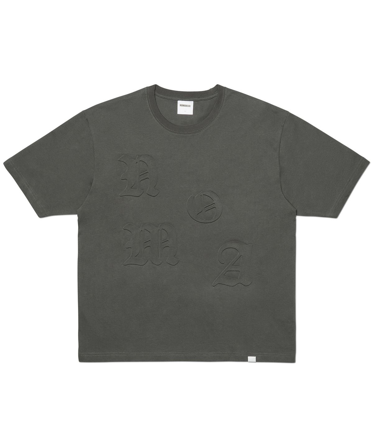 노매뉴얼(NOMANUAL) NM EMBOSSED T-SHIRT - CHARCOAL