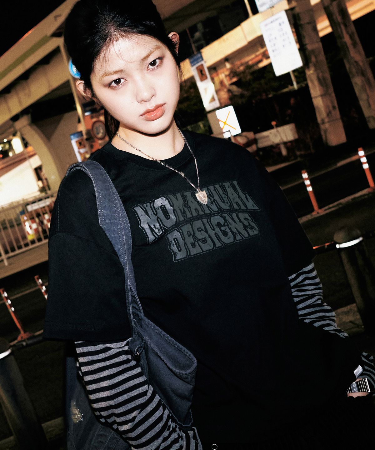 노매뉴얼(NOMANUAL) STRIPE LAYERED LONG SLEEVE TEE - BLACK