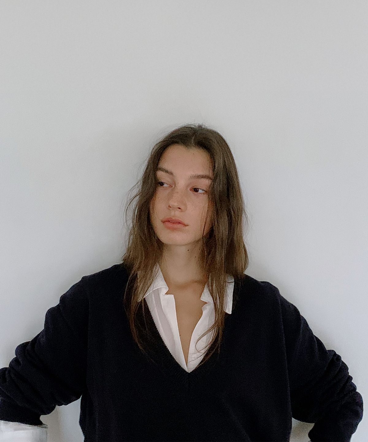 오얼즈(OURLS) Deep V-Neck Knit - Navy