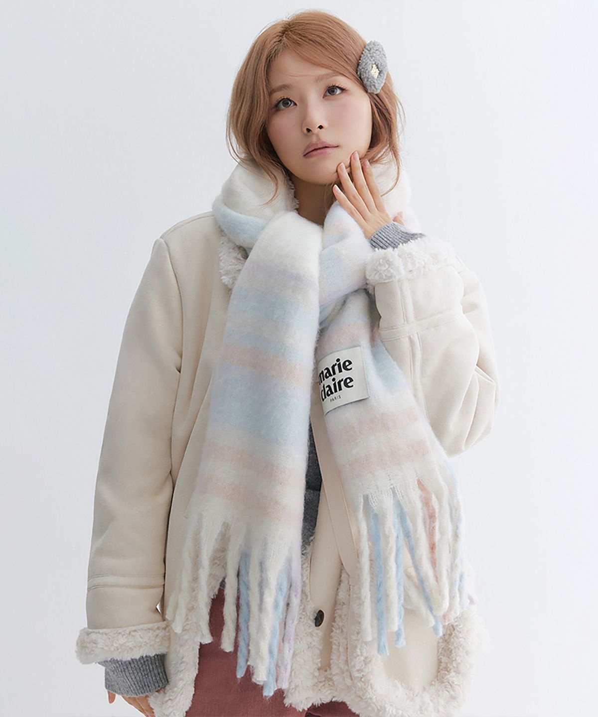 마리끌레르(MARIE CLAIRE) 배색체크 브러쉬 니트 머플러(MAGDSC03MIV)