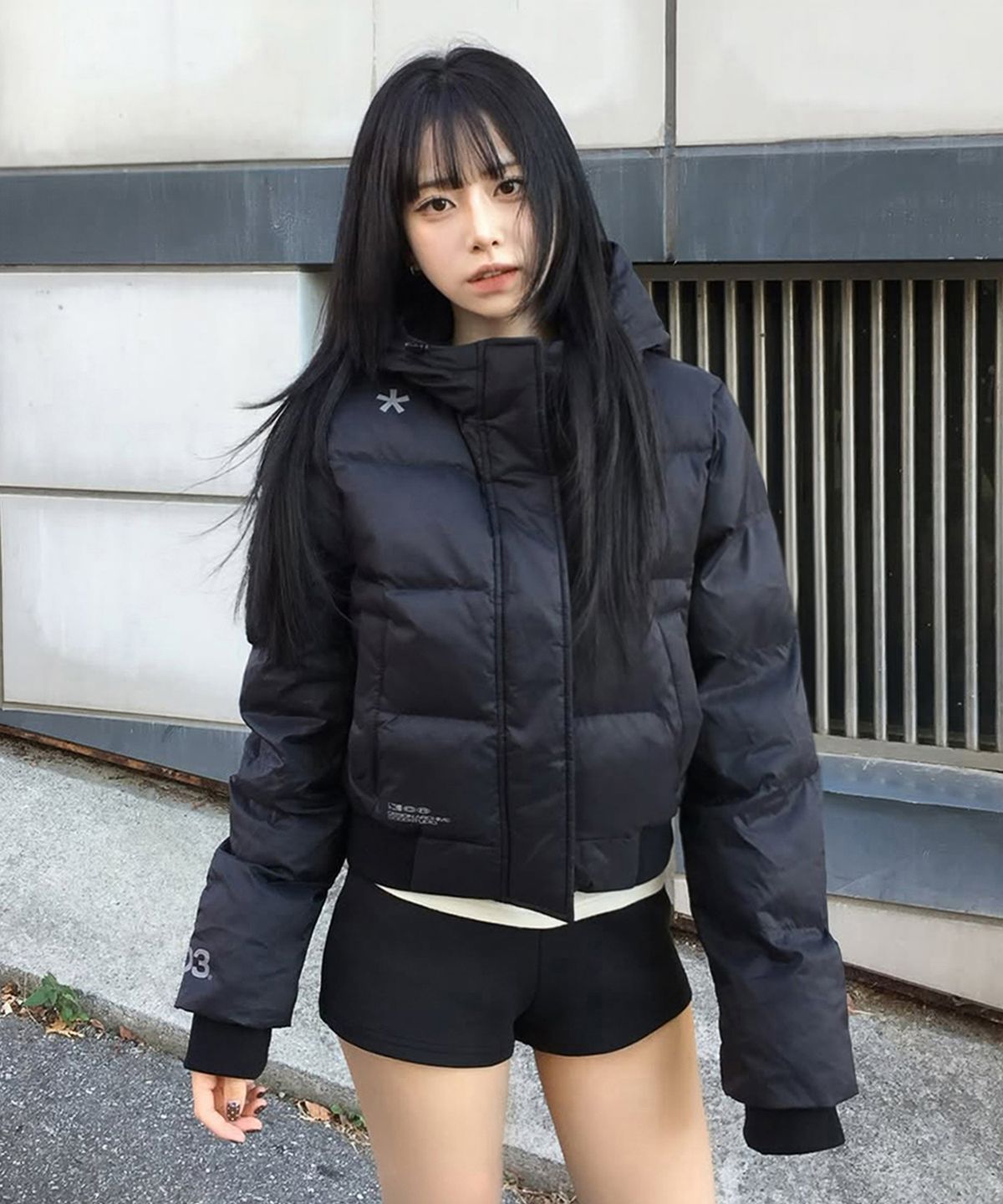 오드스튜디오(ODDSTUDIO) 03 에센셜 그래픽 후드 패딩 - BLACK