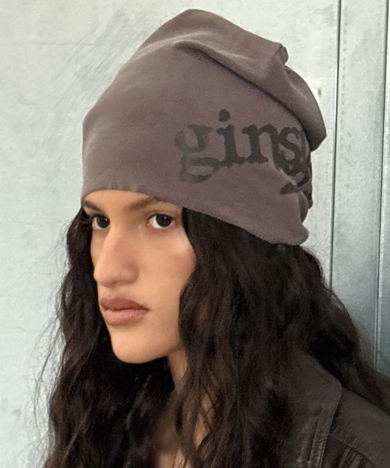 [긴스키 X 물바다]SLOUCHY LOGO BEANIE (CHARCOAL)