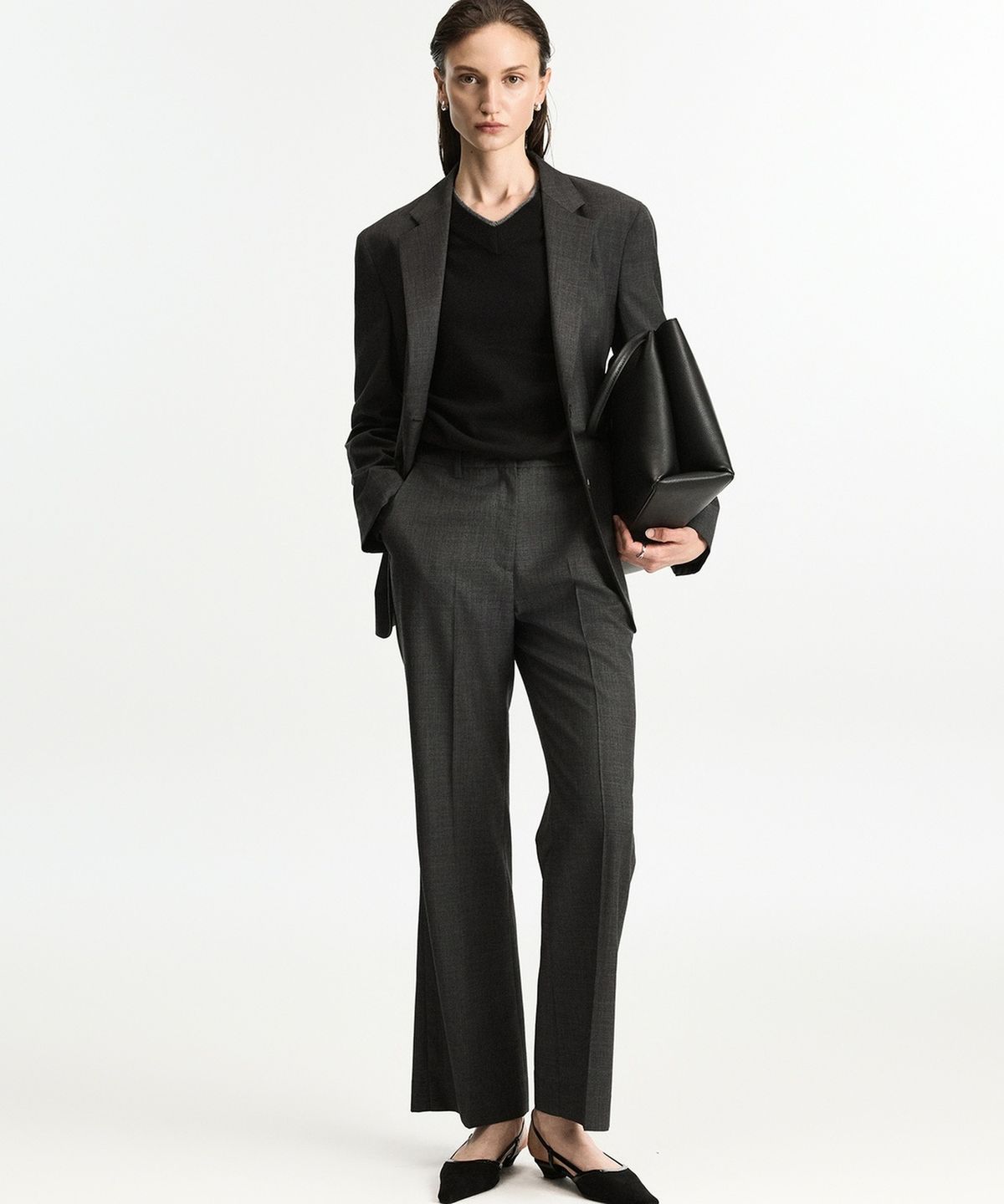 티엔지티 우먼(TNGT WOMAN) W Wool Blend Comfort Flared-Fit Pants (Charcoal) TNPA6F300G2