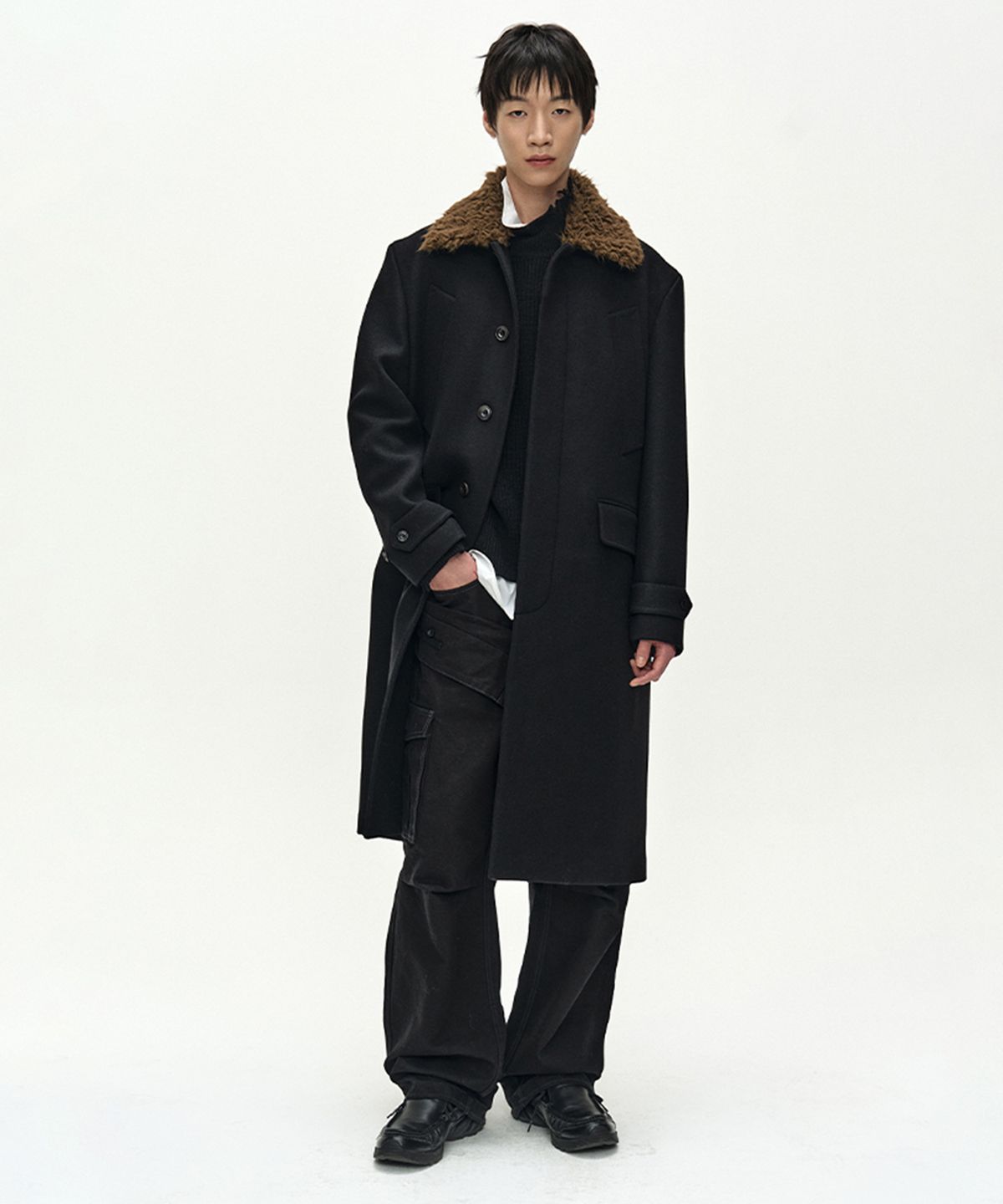 앤더슨벨(ADSB ANDERSSON BELL) DETACHABLE FUR COLLAR CHESTERFIELD COAT (BLACK)
