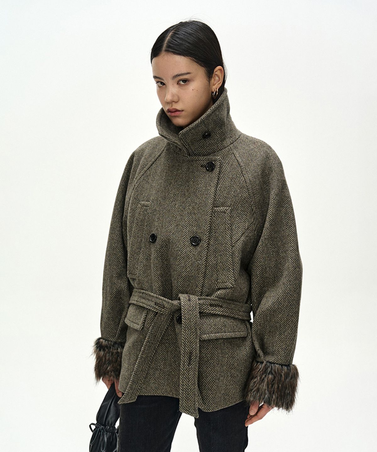 앤더슨벨(ADSB ANDERSSON BELL) FUR CUFF HIGH NECK COAT (BROWN)