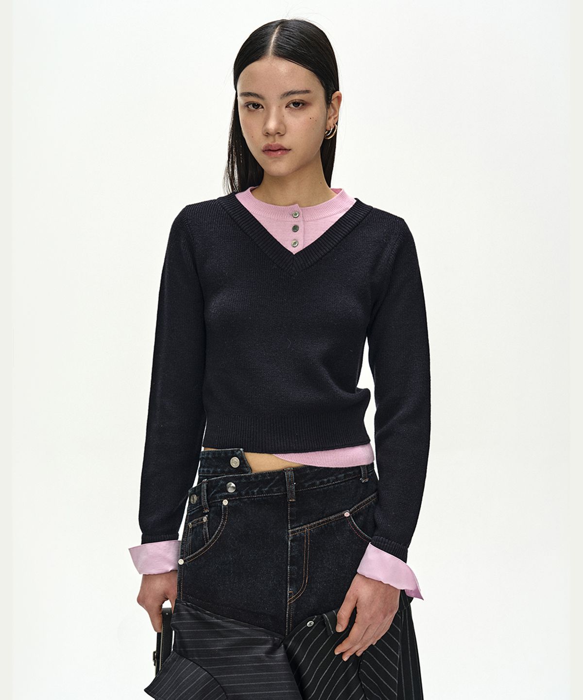 앤더슨벨(ADSB ANDERSSON BELL) LAYERED SHIRT CUFF KNIT TOP (NAVY/PINK)