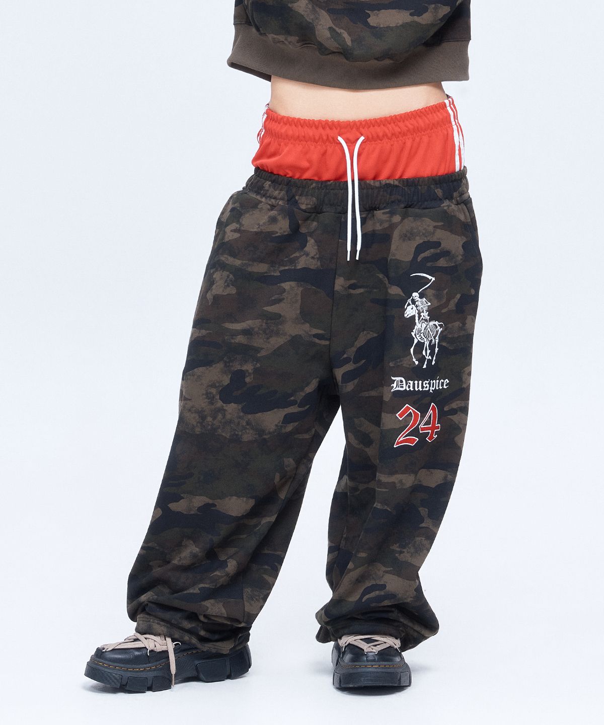 디오스피스(DAUSPICE) (DUC) BB Waist Low-Rise Sweatpants Camo
