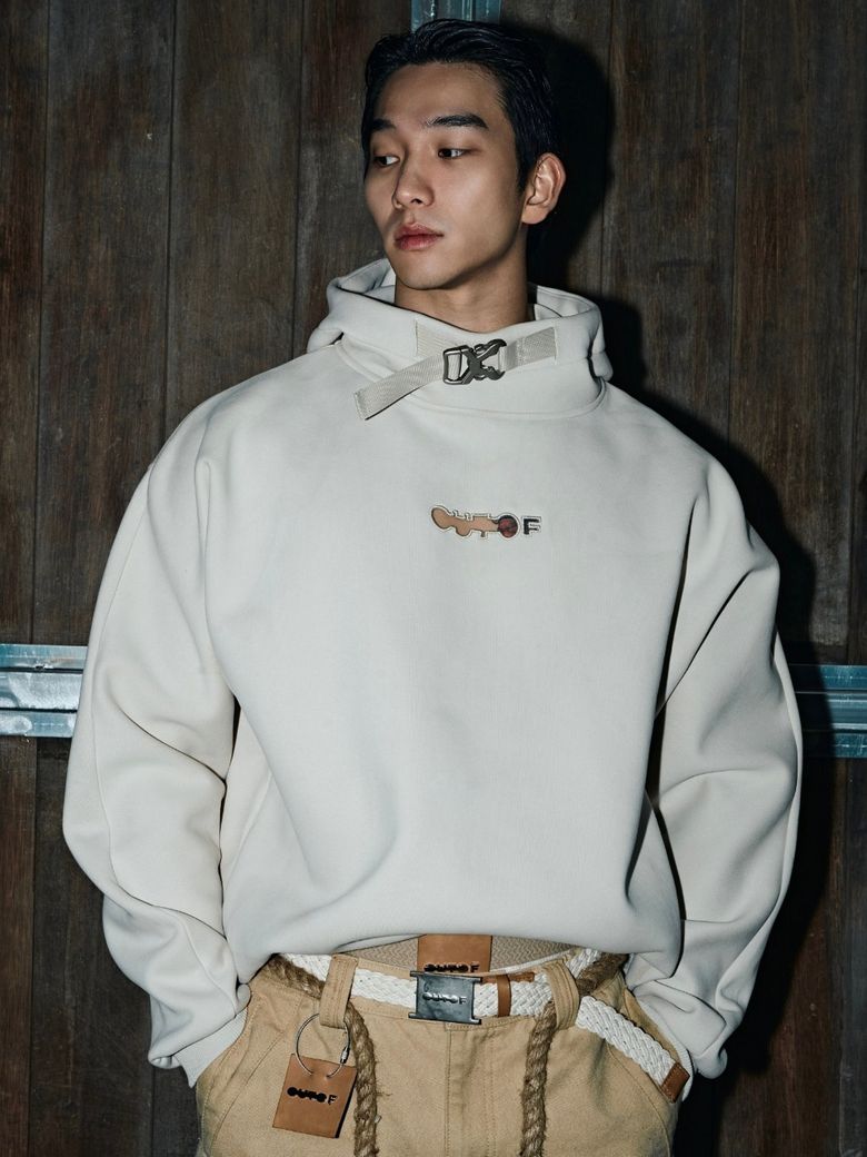 Buckle Belt Neck Logo Hole Hoodie